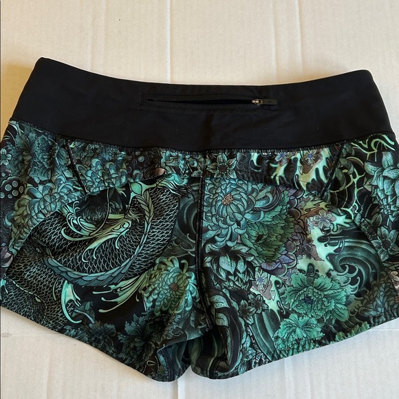 lululemon athletica Black and Teal Patterned Women's Athletic Shorts size 6 - Picture 11 of 12